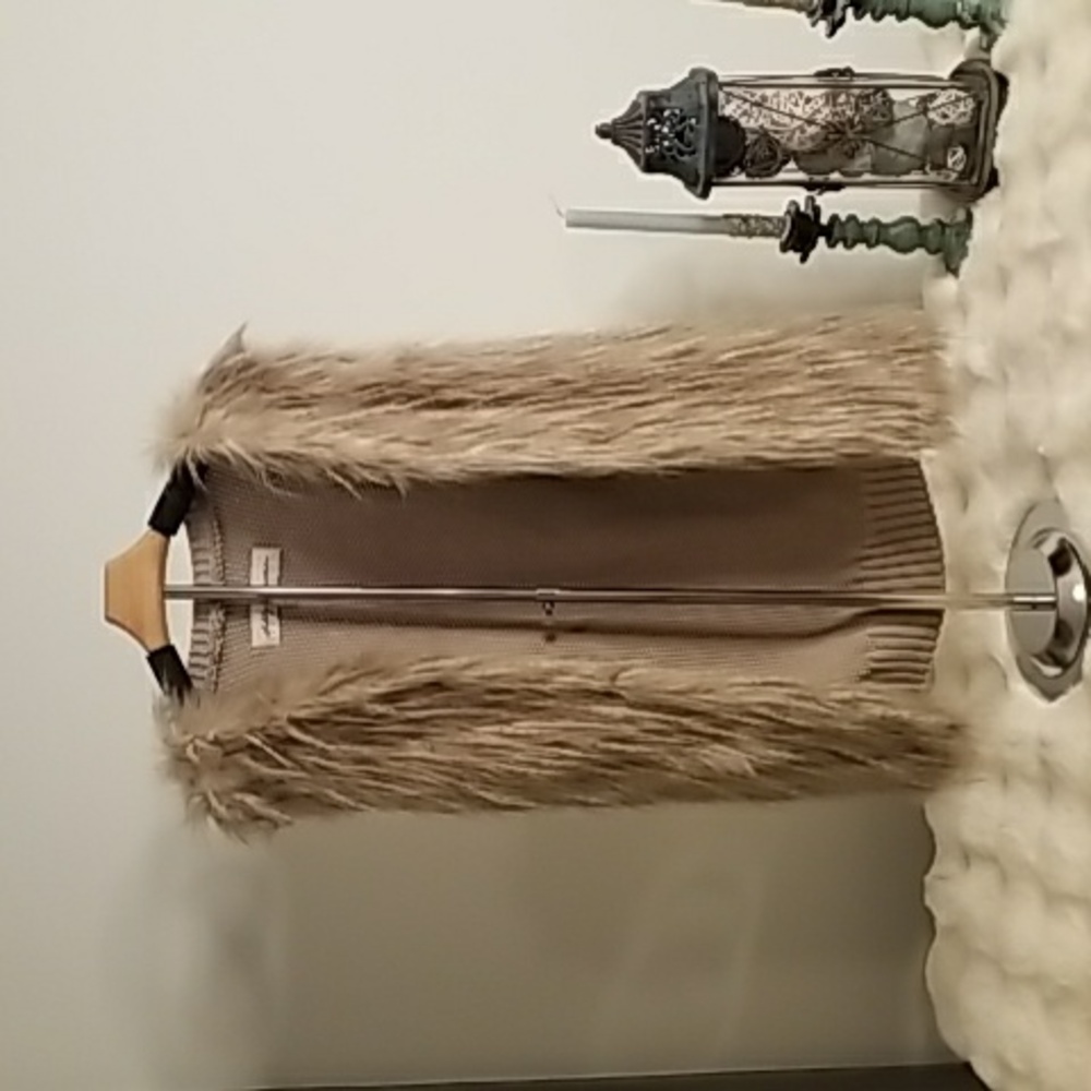 Chic Faux Fur Vest